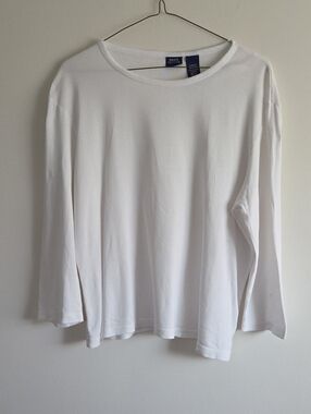 Basic Editions Women’s White Long Sleeve Tee